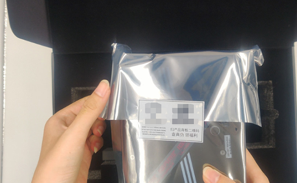 醫(yī)藥瓶合規(guī)貼標首選,高速雙側(cè)面貼標機滿足GMP標準